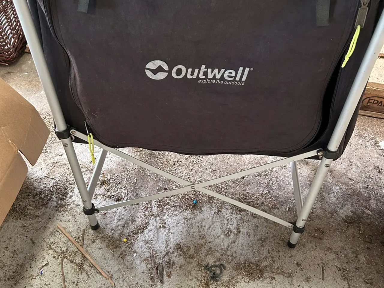 Billede 1 - Camping bord med opbevaring rum