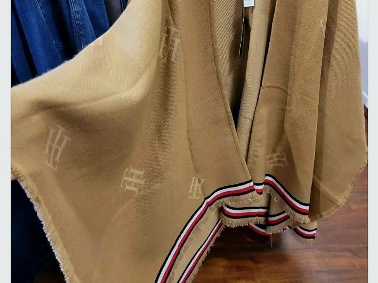 Billede 6 - Tommy Hilfiger poncho alm 1.499,-