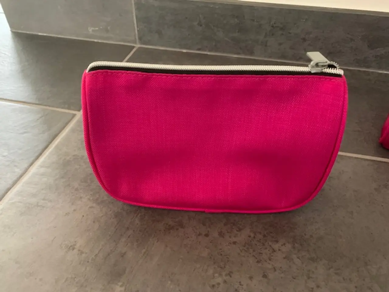 Billede 4 - Toilettaske + kosmetikpung IKEA FAMILY - ubrugt/ny