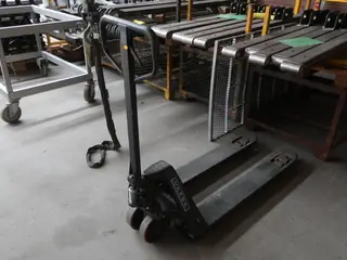 Palleløfter 2500 kg.