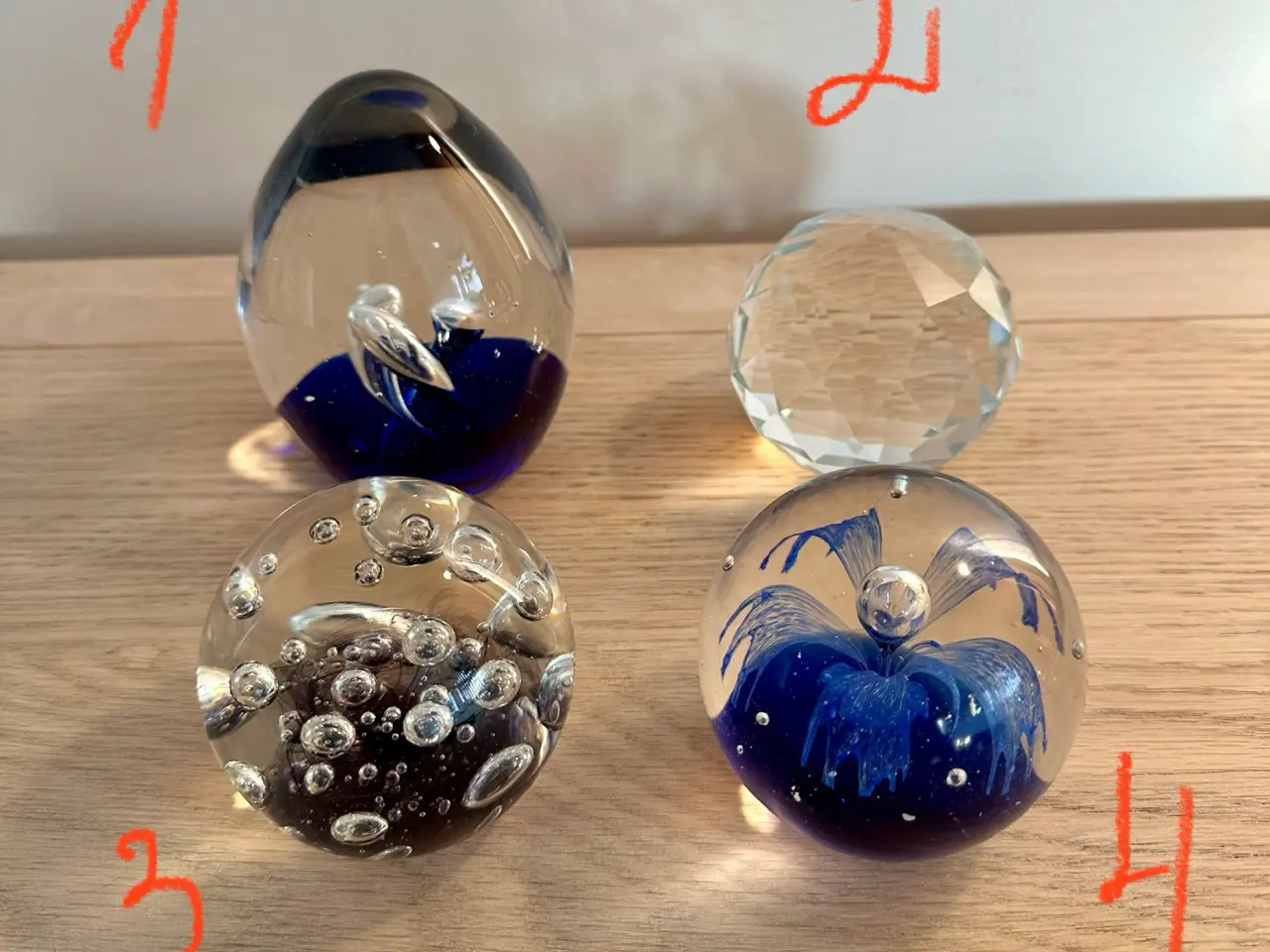 Billede 2 - Brevpressere af glas og æg af onyks