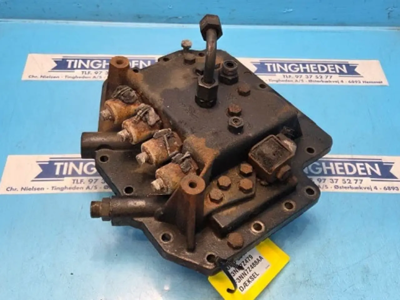 Billede 14 - Ford 8340 Dæksel F3NN7Z479