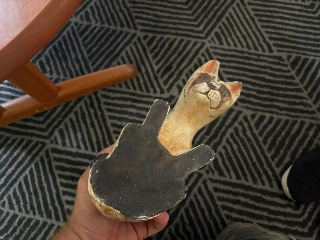 Billede 2 - Kat på bordkant