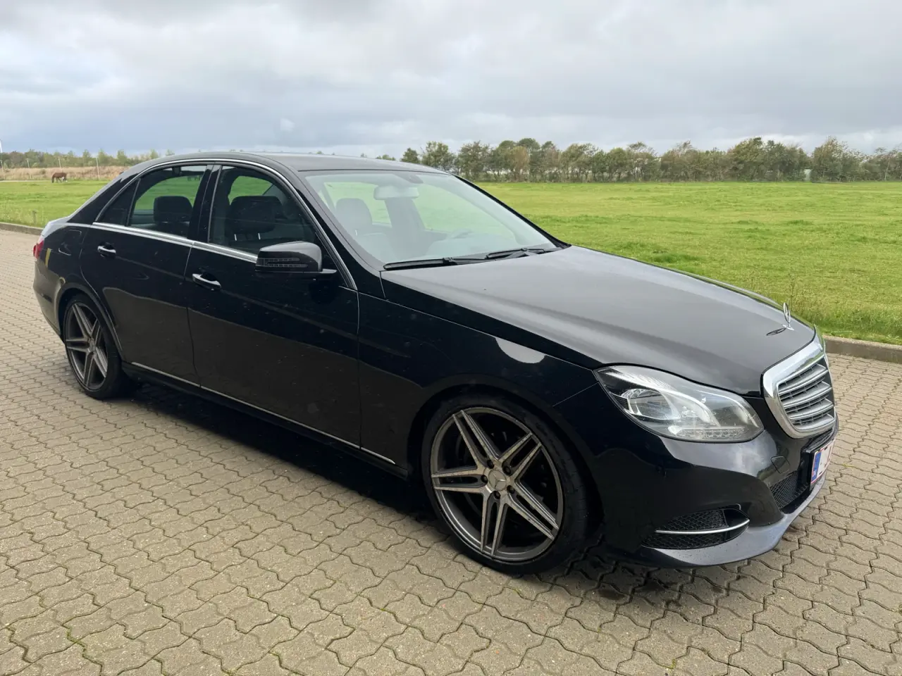 Billede 4 - Mercedes E200 2,2CDi Aut 7G Tronic årg 2014 