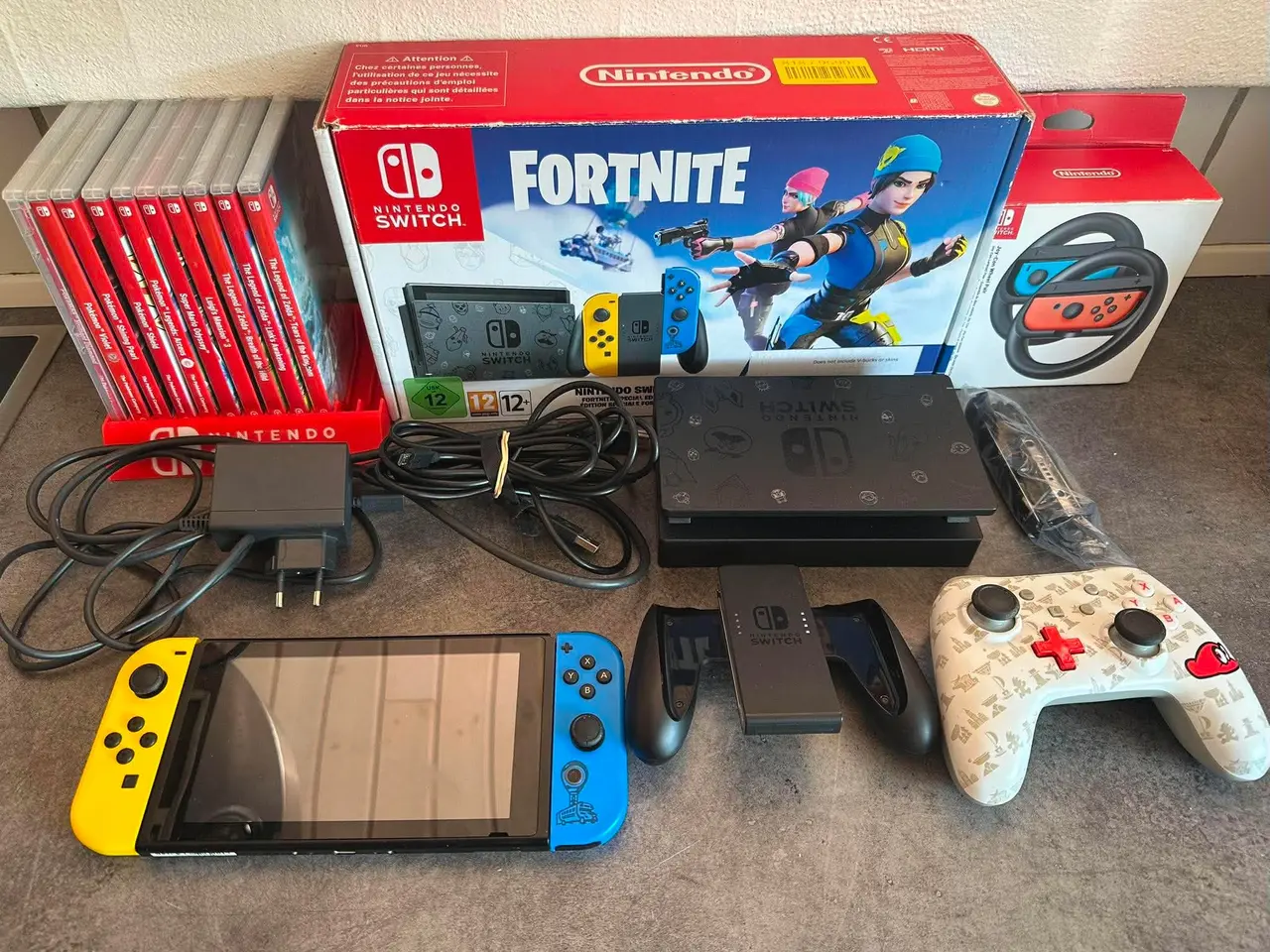 Billede 1 - Nintendo Switch Fortnite Special Edition med spil
