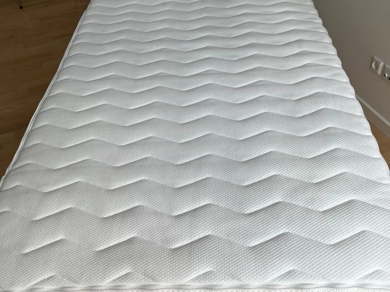 Billede 4 - ZensiZone box-seng m. topmadras 90x200 cm.