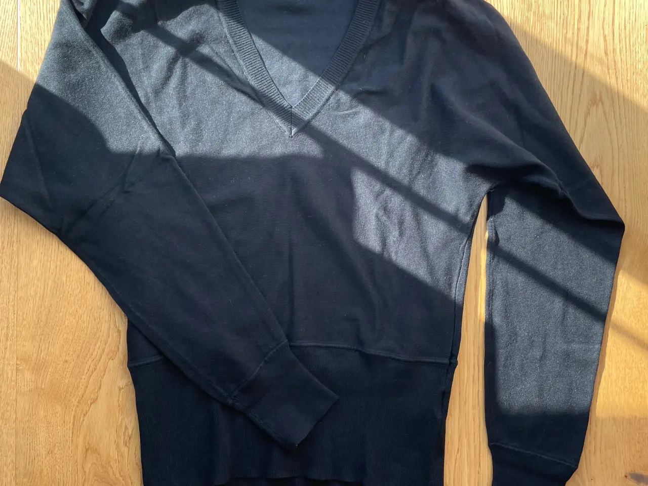 Billede 1 - InWear sort strikbluse