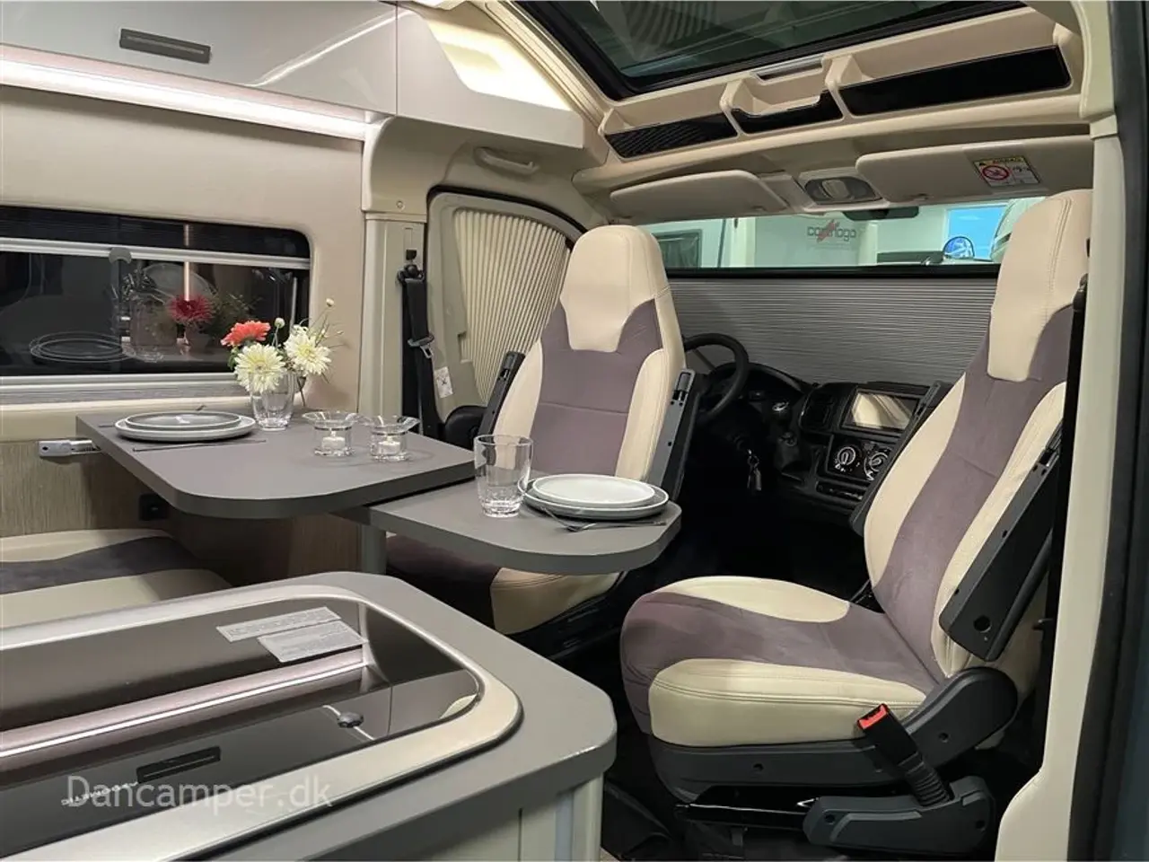 Billede 16 - 2023 - Chausson ROAD LINE V594 VIP MAX UNDER KLARGØRING! Super spændende, kort van med to dobbeltsenge på tværs i køjesystem. 2,2, L motor , 140 HK, solcelle og markise m.m.