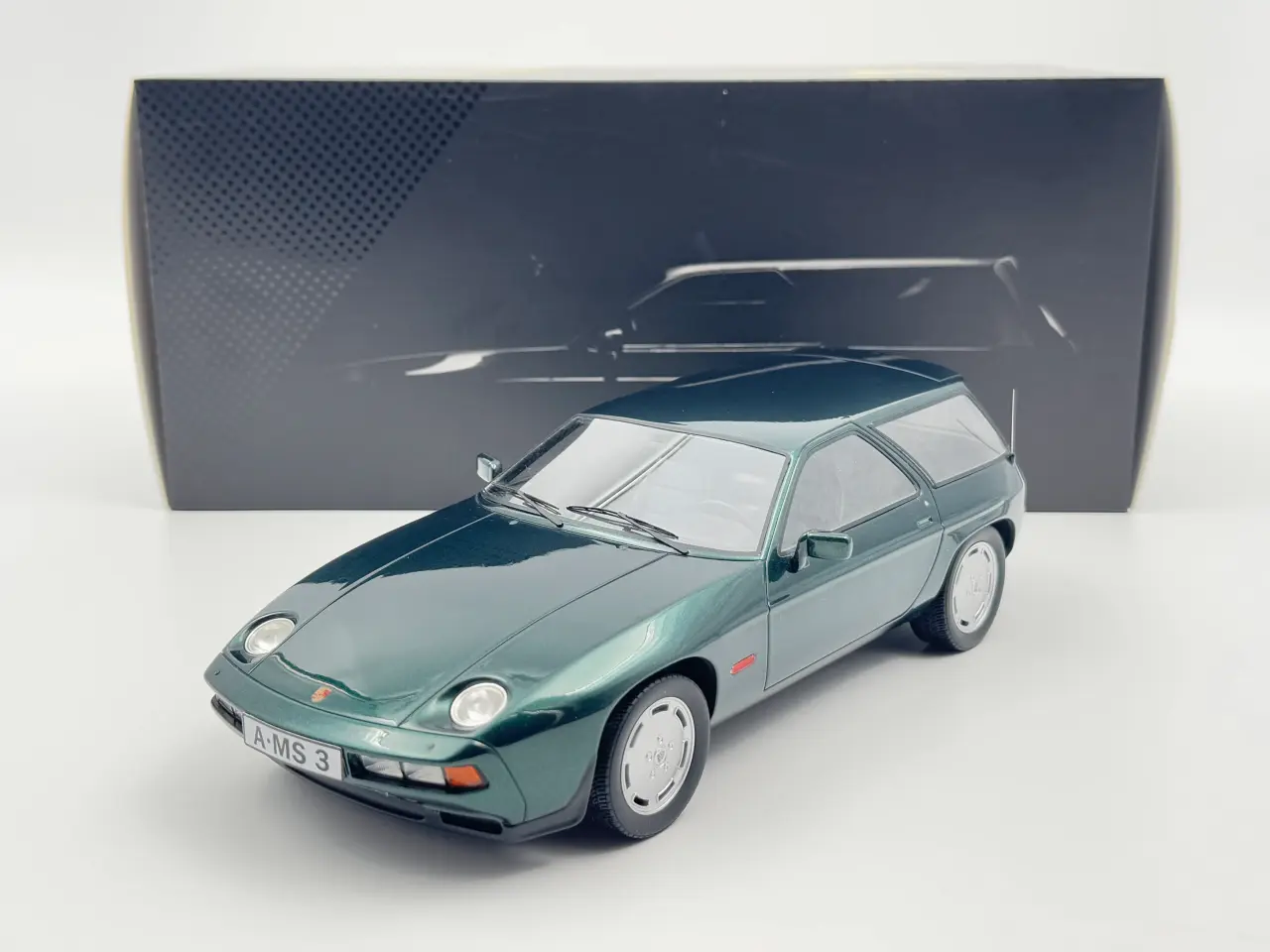 Billede 2 - 1979 Porsche 928 S Kombi by ARTZ - 1:18