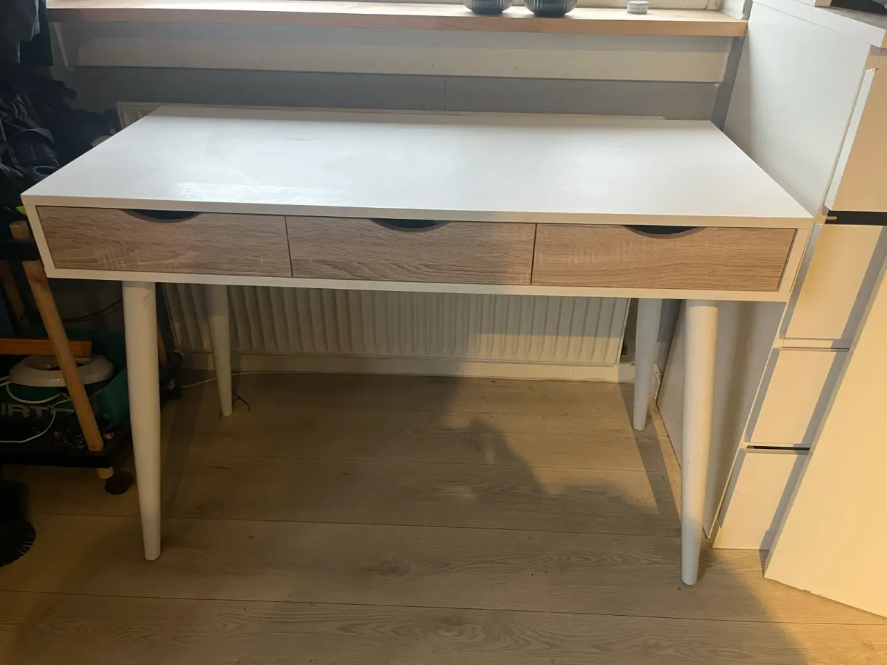 Billede 1 - Skrivebord