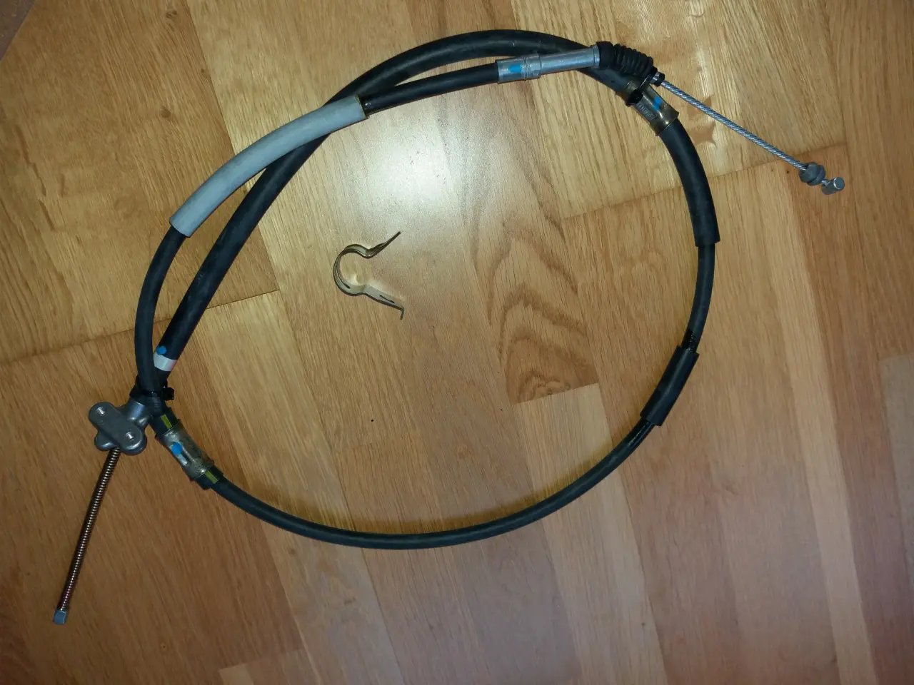 Billede 2 - Håndbremsekabel Toyota Camry