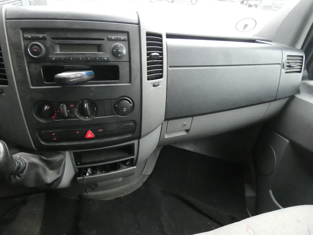 Billede 10 - VW Crafter Mellem 2,5 TDI m/Alu. kasse m./lift 163HK Ladv./Chas. Man.