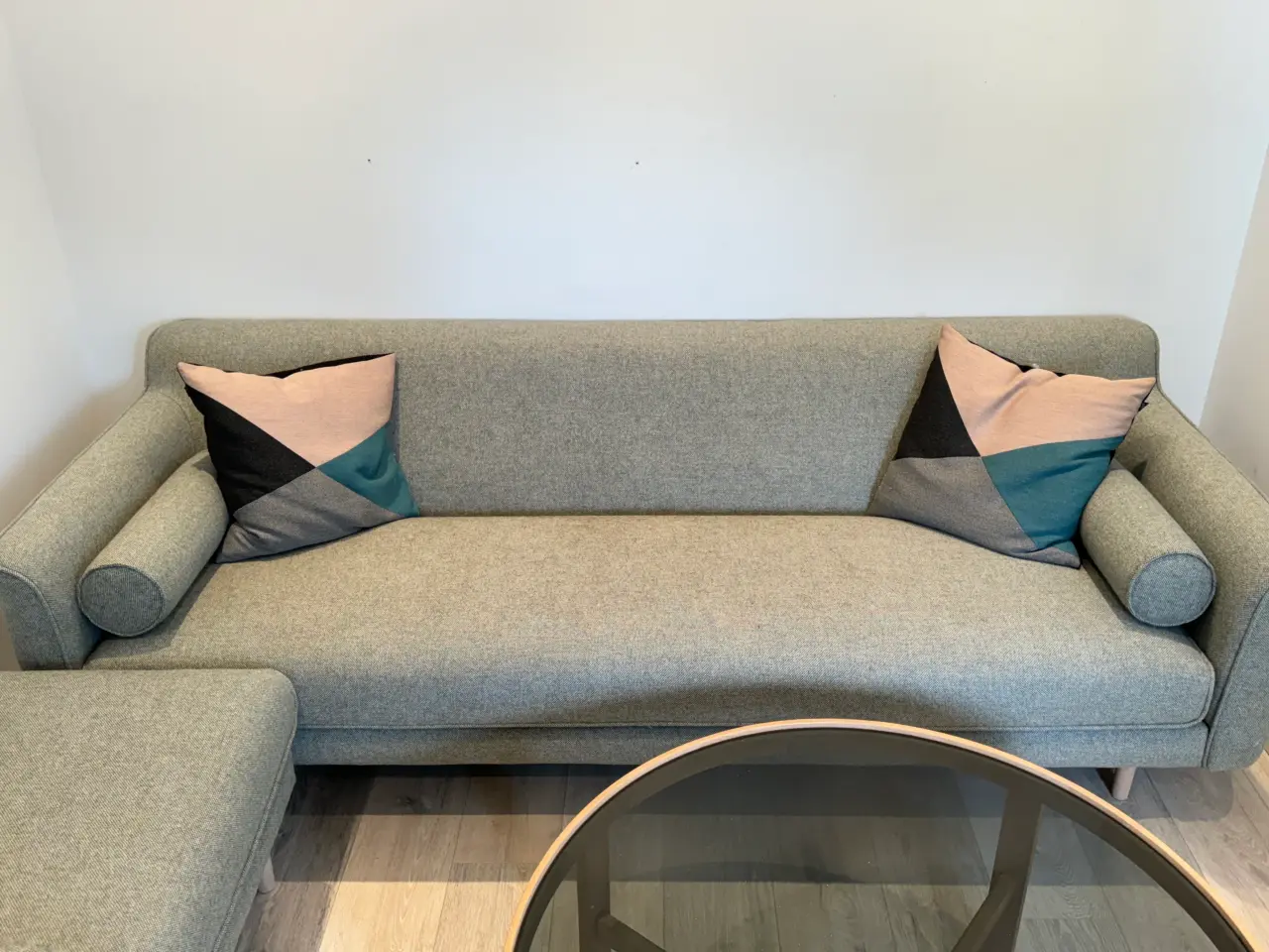 Billede 6 - sofa med sofabord samt 2 stole samt puf