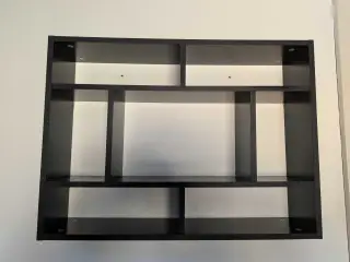 Væghylde/ reol i sort