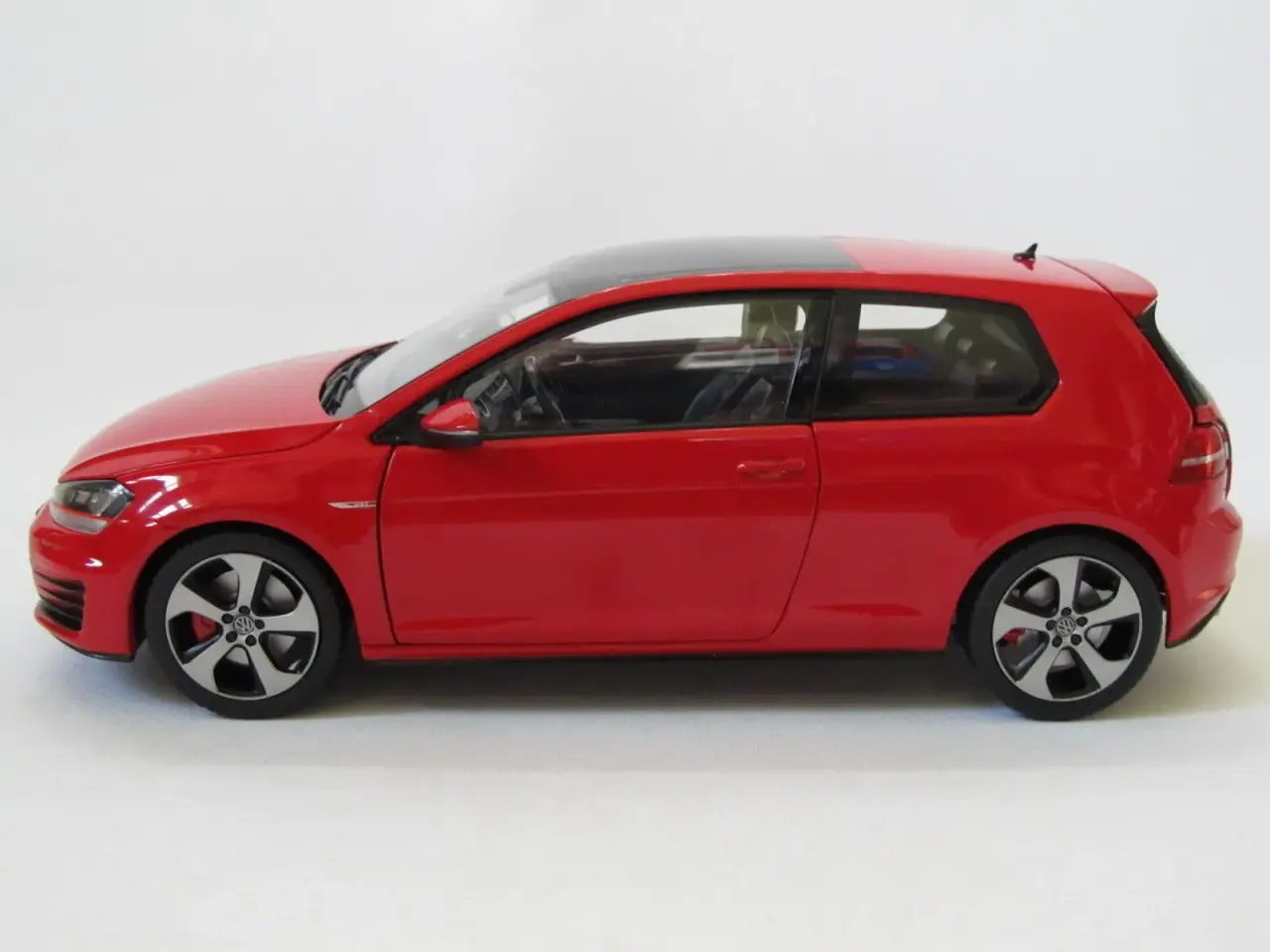 Billede 2 - 2013 VW Golf 7 GTI 1:18
