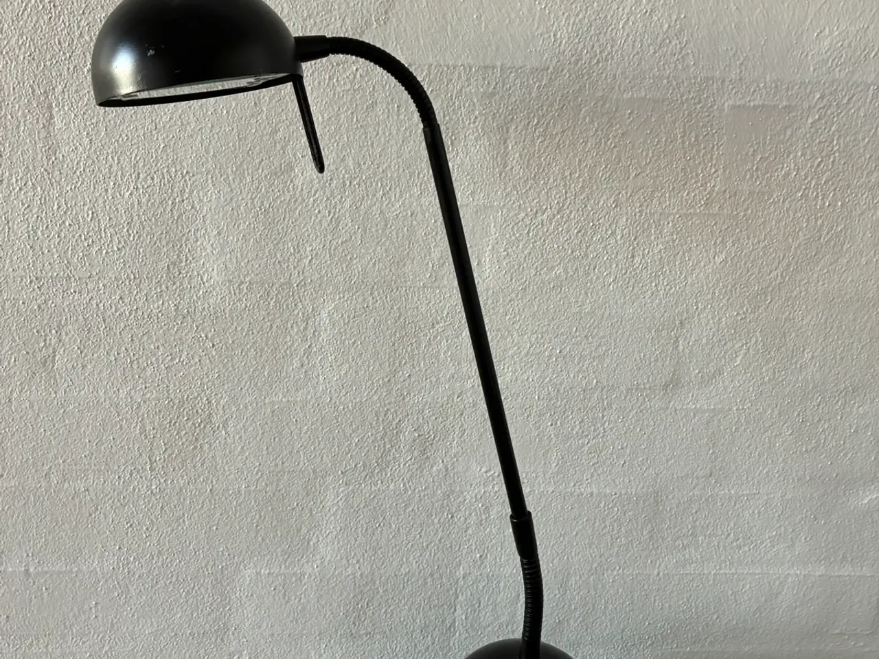 Billede 3 - Flot halogen bordlampe med to styrker