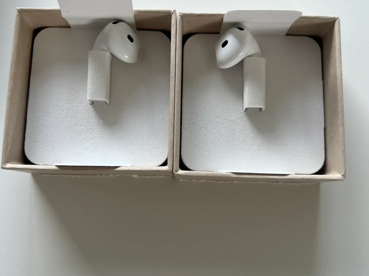 Billede 5 - Apple AirPods 4 med Active Noise Cancellation