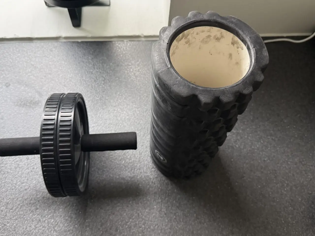 Billede 3 - Nordic Strength foamroller + AB-hjul samlet