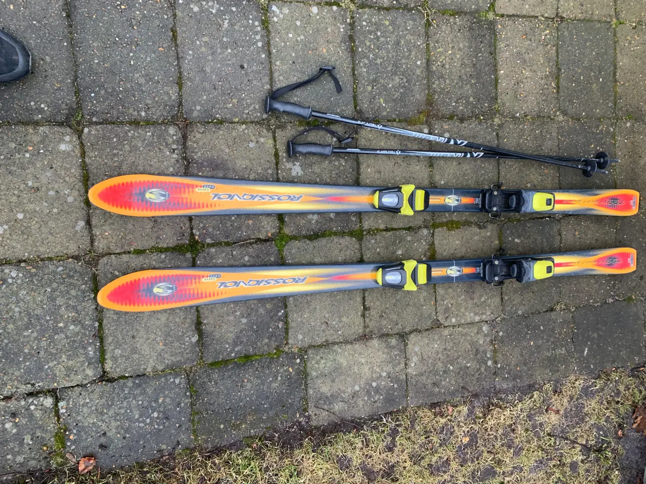 Billede 1 - Ski 150 cm. Inkl stave