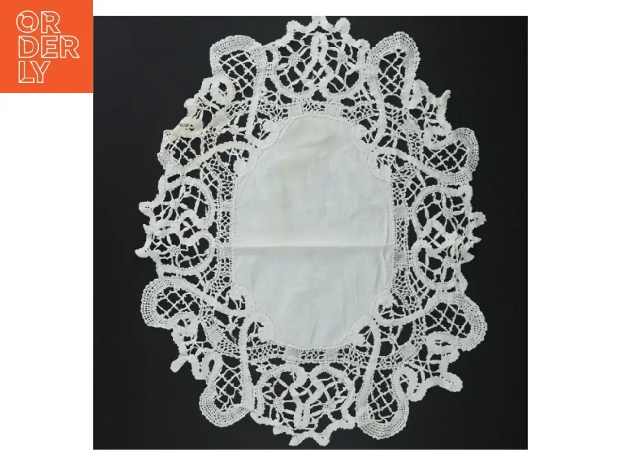 Billede 1 - Dekorativ pyntedug (str. 38 x 31 cm)