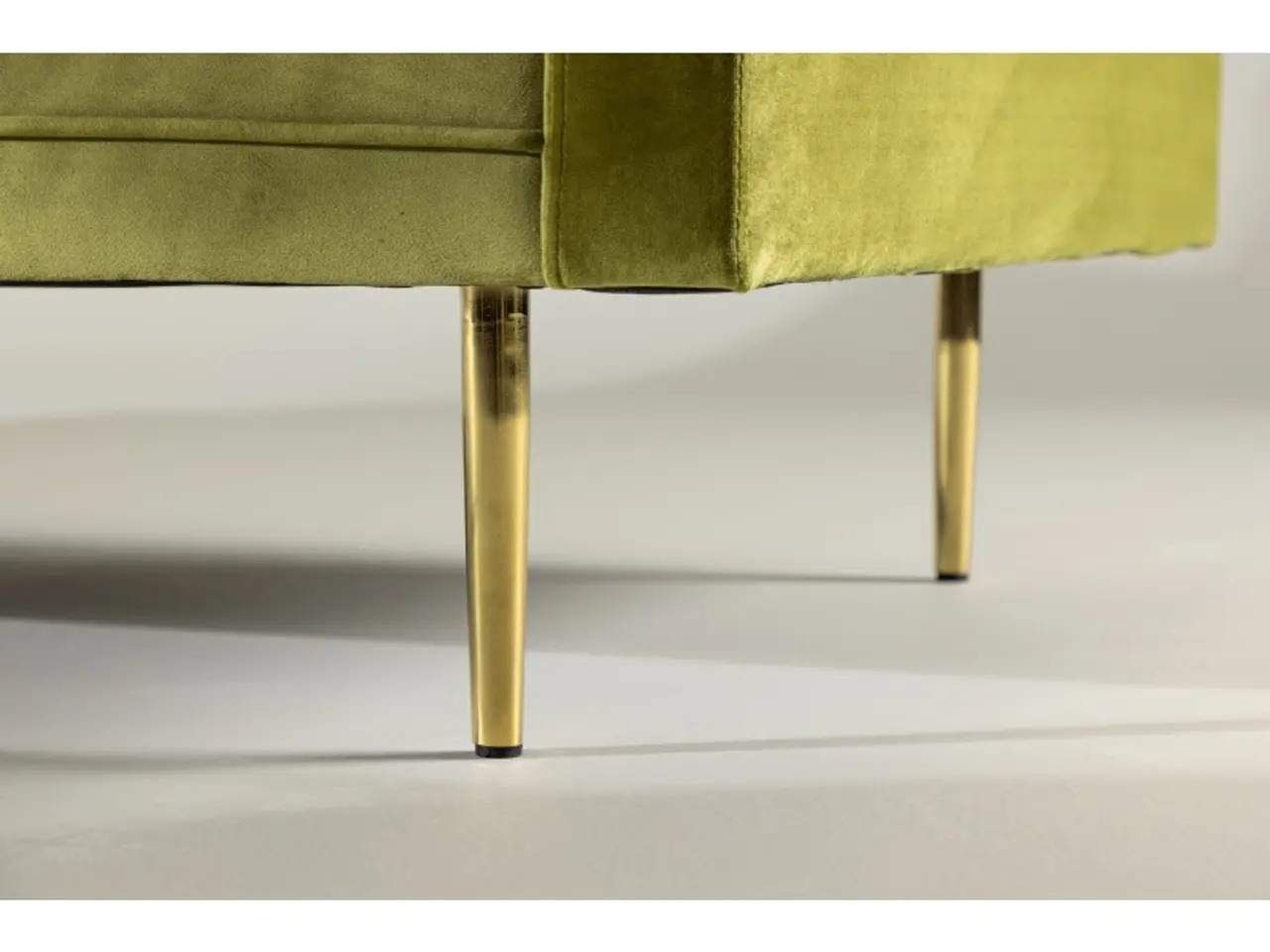 Billede 28 - Boom Sofa Grøn Velour med messingfarvet stålben
