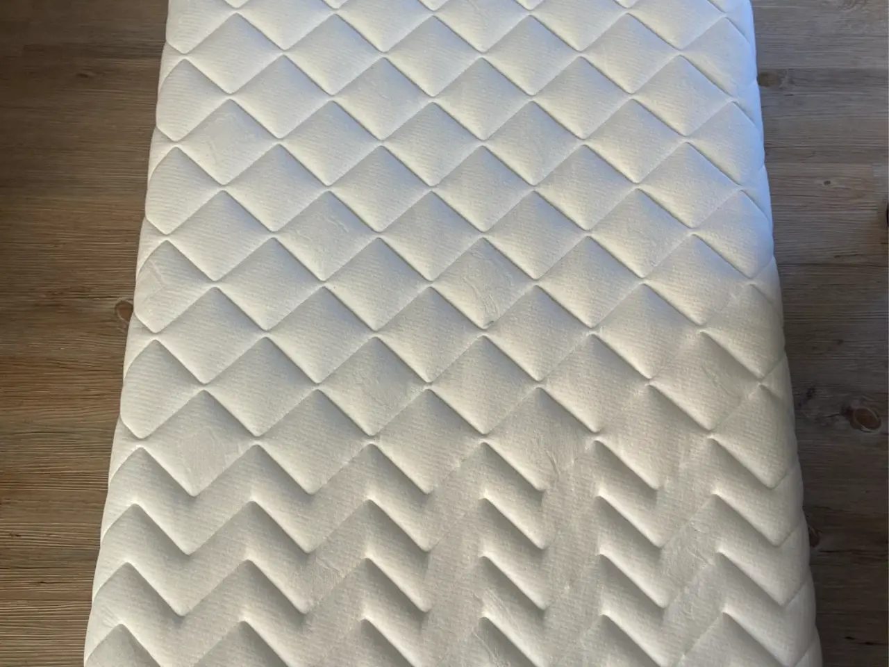 Billede 2 - Velholdt Estrella Lux H2 madras 90x200x21 Kvalitet