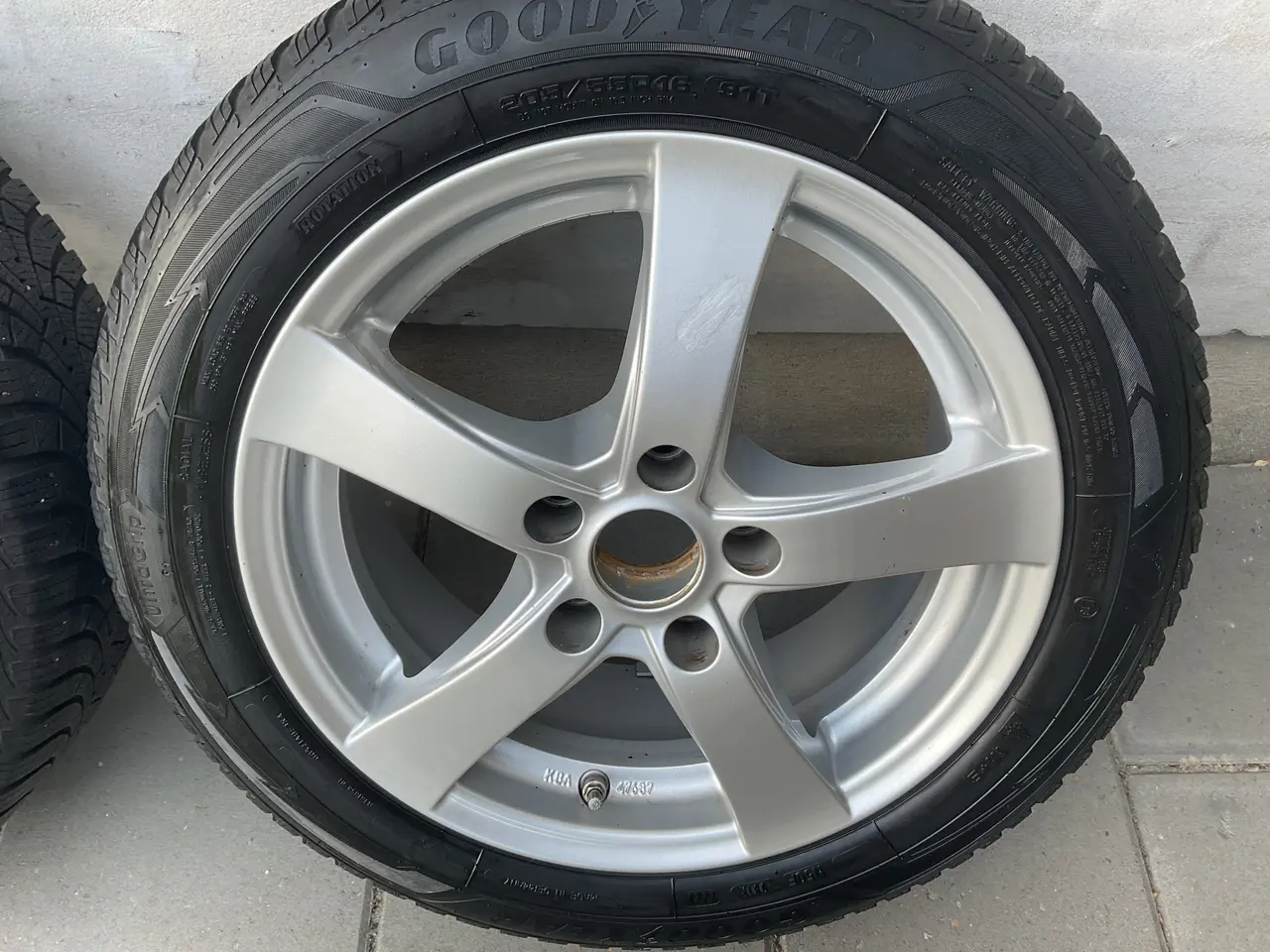 Billede 3 - Alufælge med Goodyear vinterdæk
