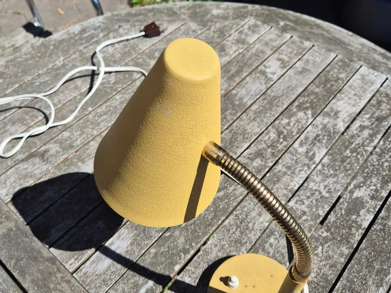 Billede 5 - Gul bordlampe i krympelak 