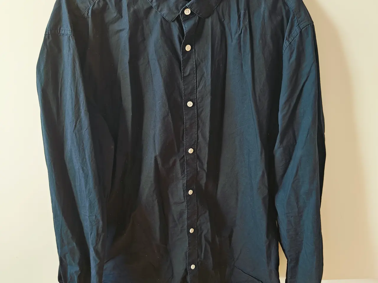 Billede 1 - Mørk Marineblå skjorte fra H&M str. XL ny.