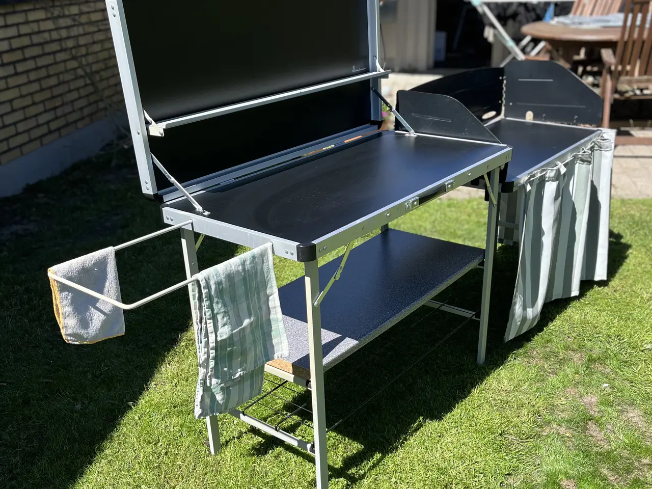 Billede 1 - Sammenklappeligt campingkøkkenbord fra Isabella