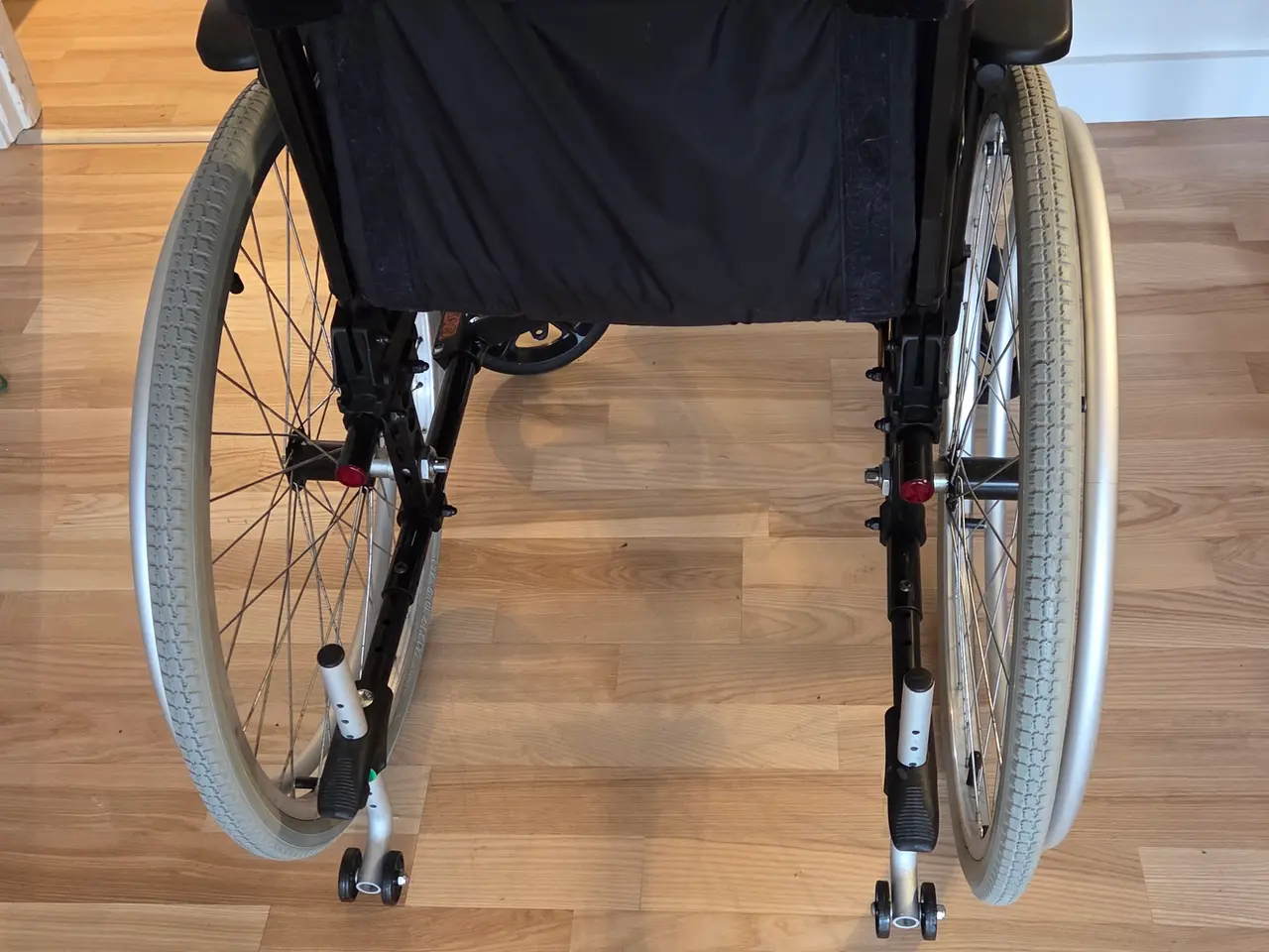 Billede 2 - Kørestol, letvægt - Invacare Action3 NG