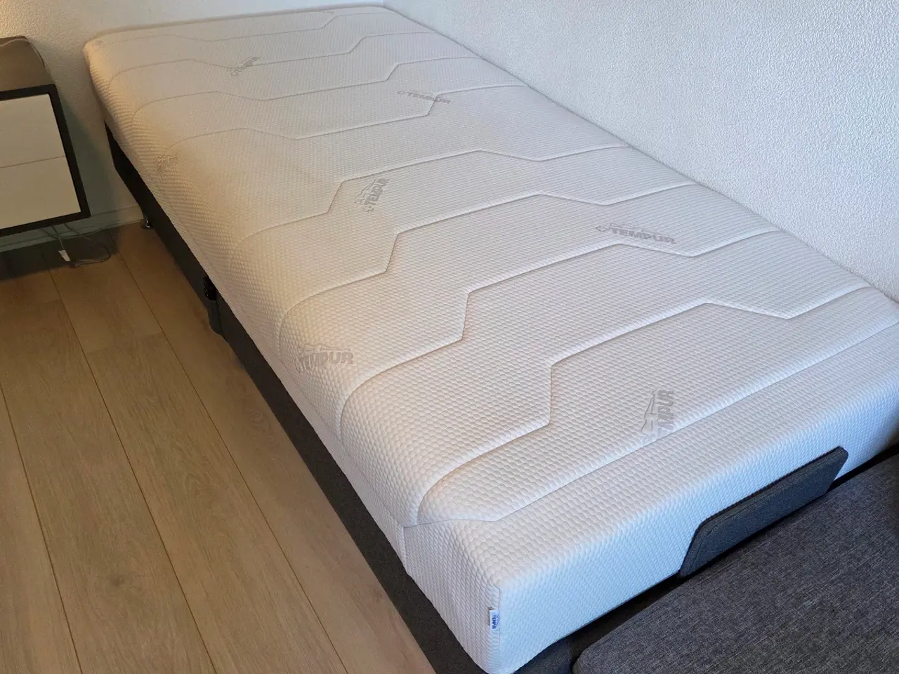 Billede 2 - Tempur madras og elevationsbund