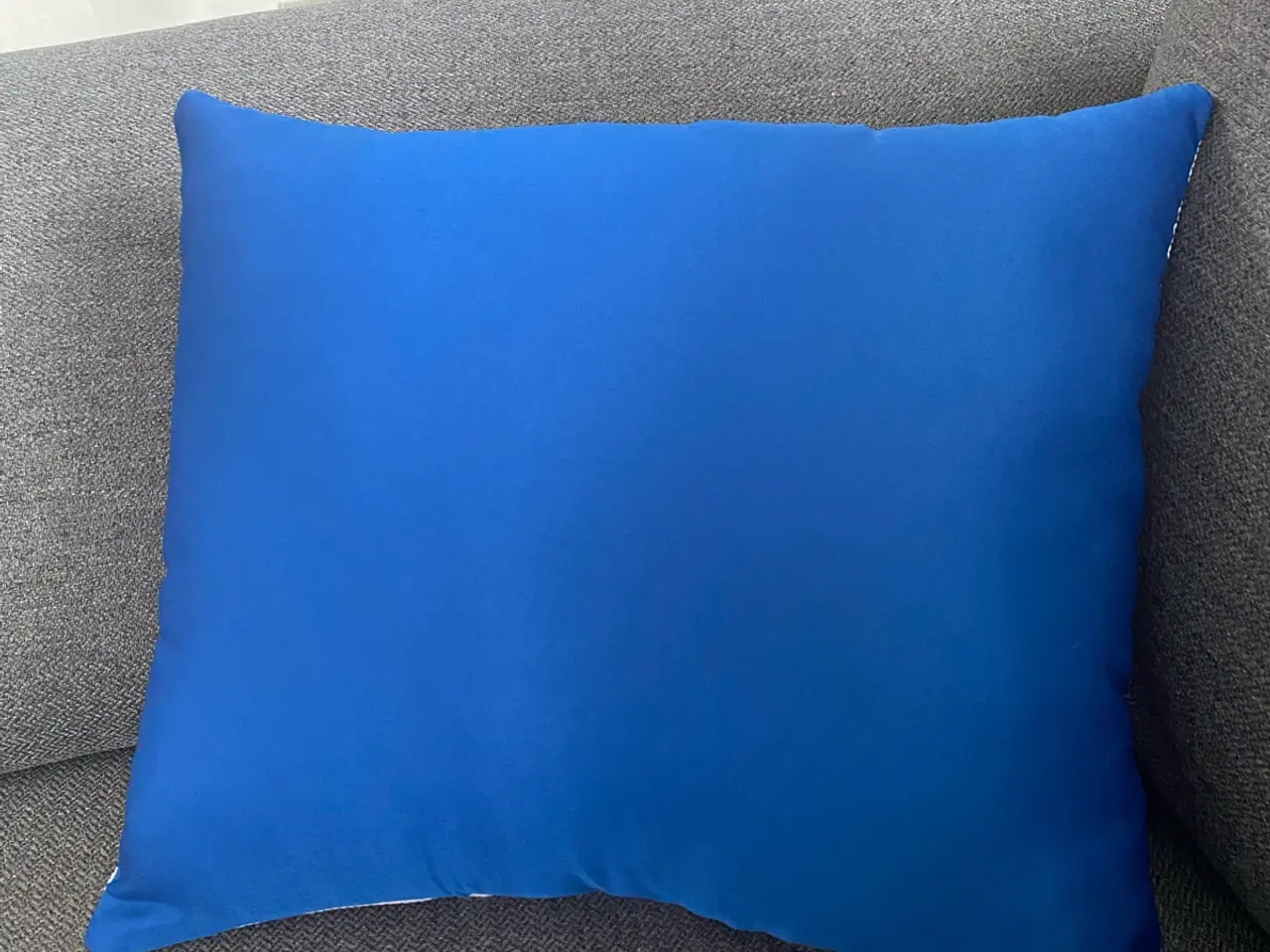 Billede 2 - Håndbroderet stitch pude