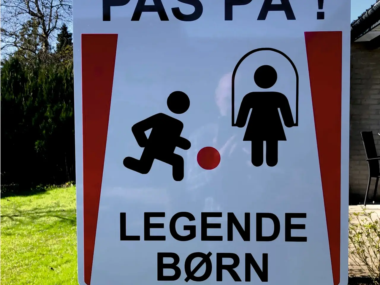 Billede 5 - Skilt Pas på Legende børn