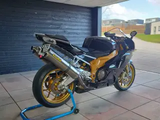 Aprilia RSV 1000 RR Factory 