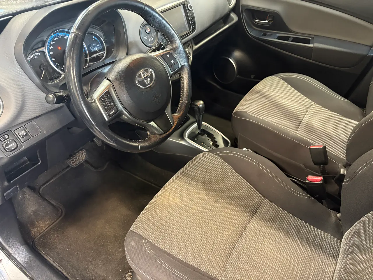 Billede 8 - Toyota Yaris 1,5 benzin HYBRID H2 Aut.