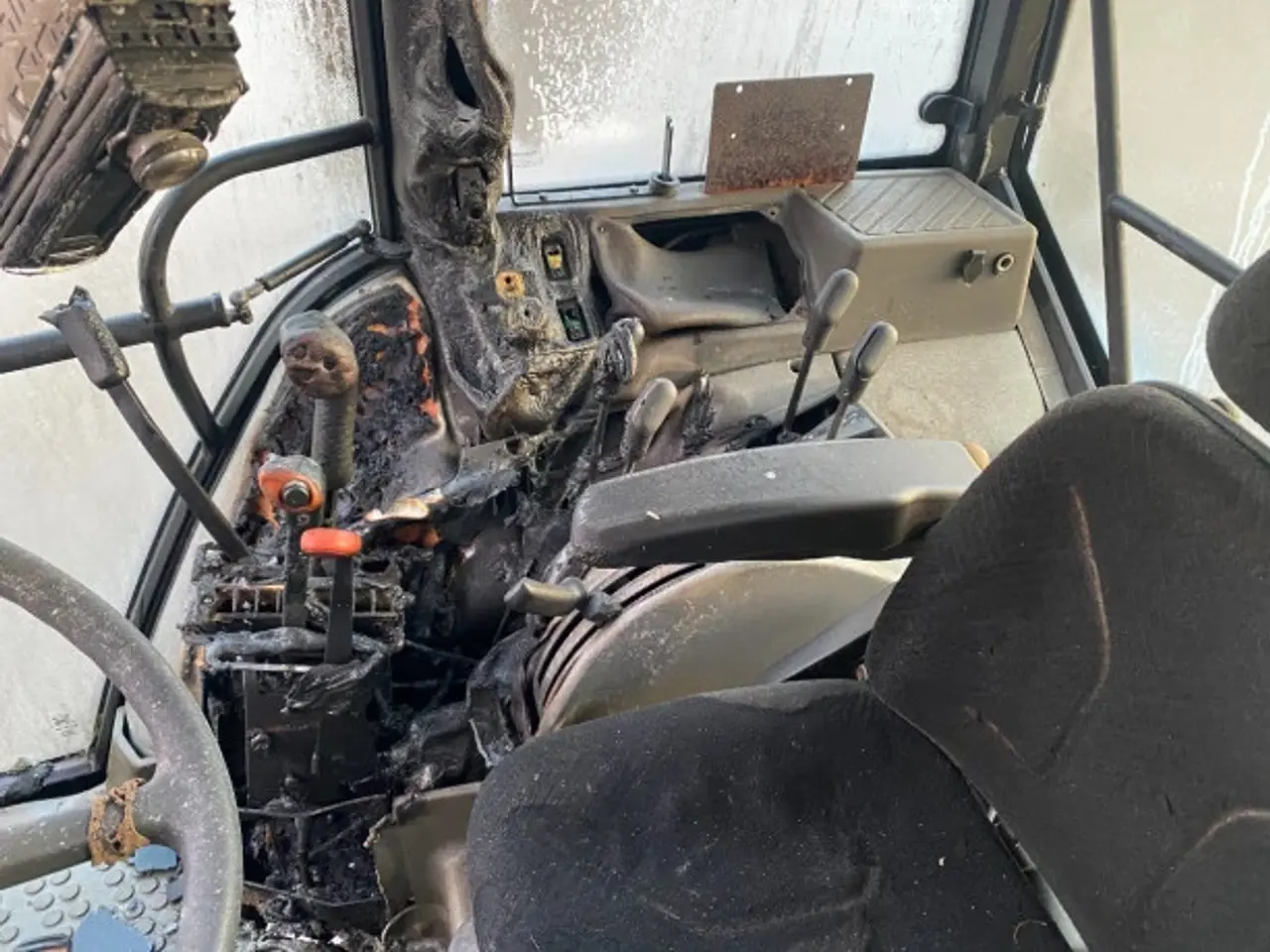 Billede 2 - Ford 6640 Sælges i dele/ for parts