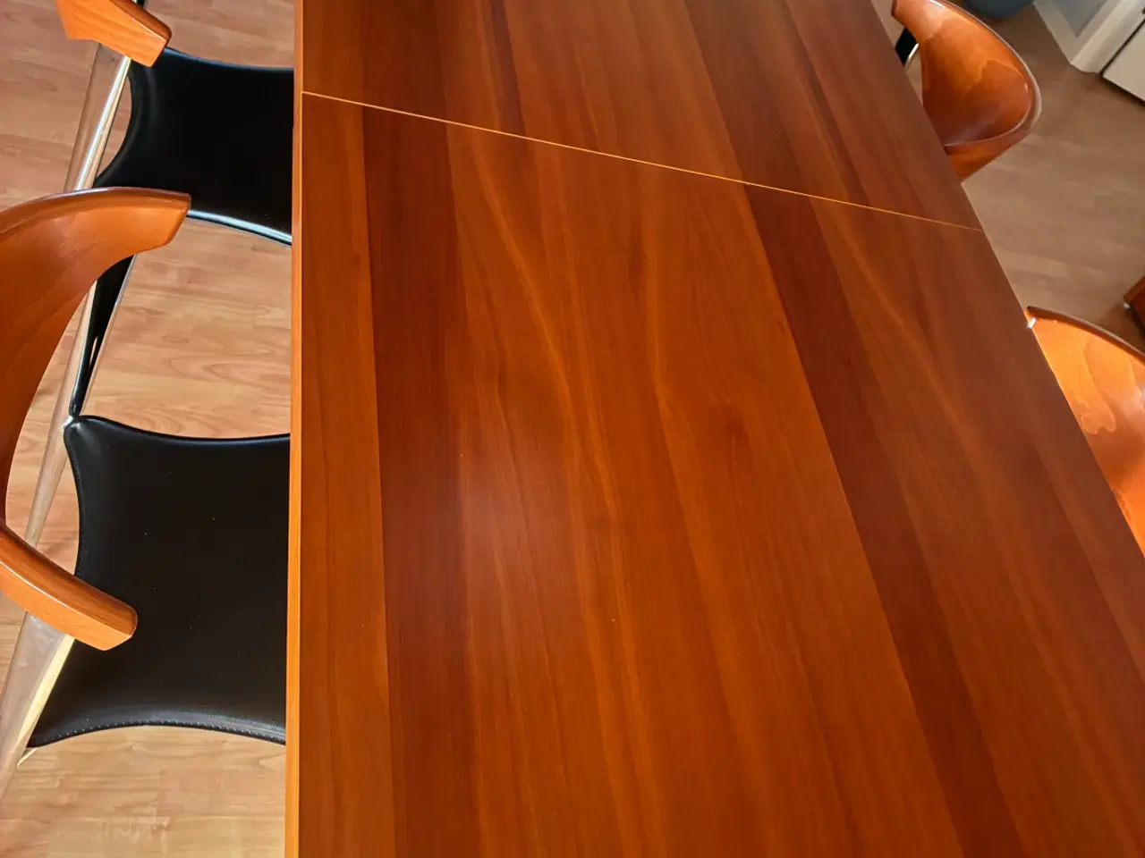 Billede 1 - BoConcept spisebord inkl stole