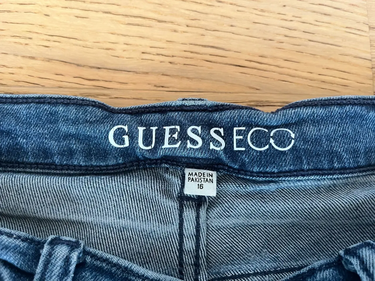 Billede 4 - GUESS jeans str 170
