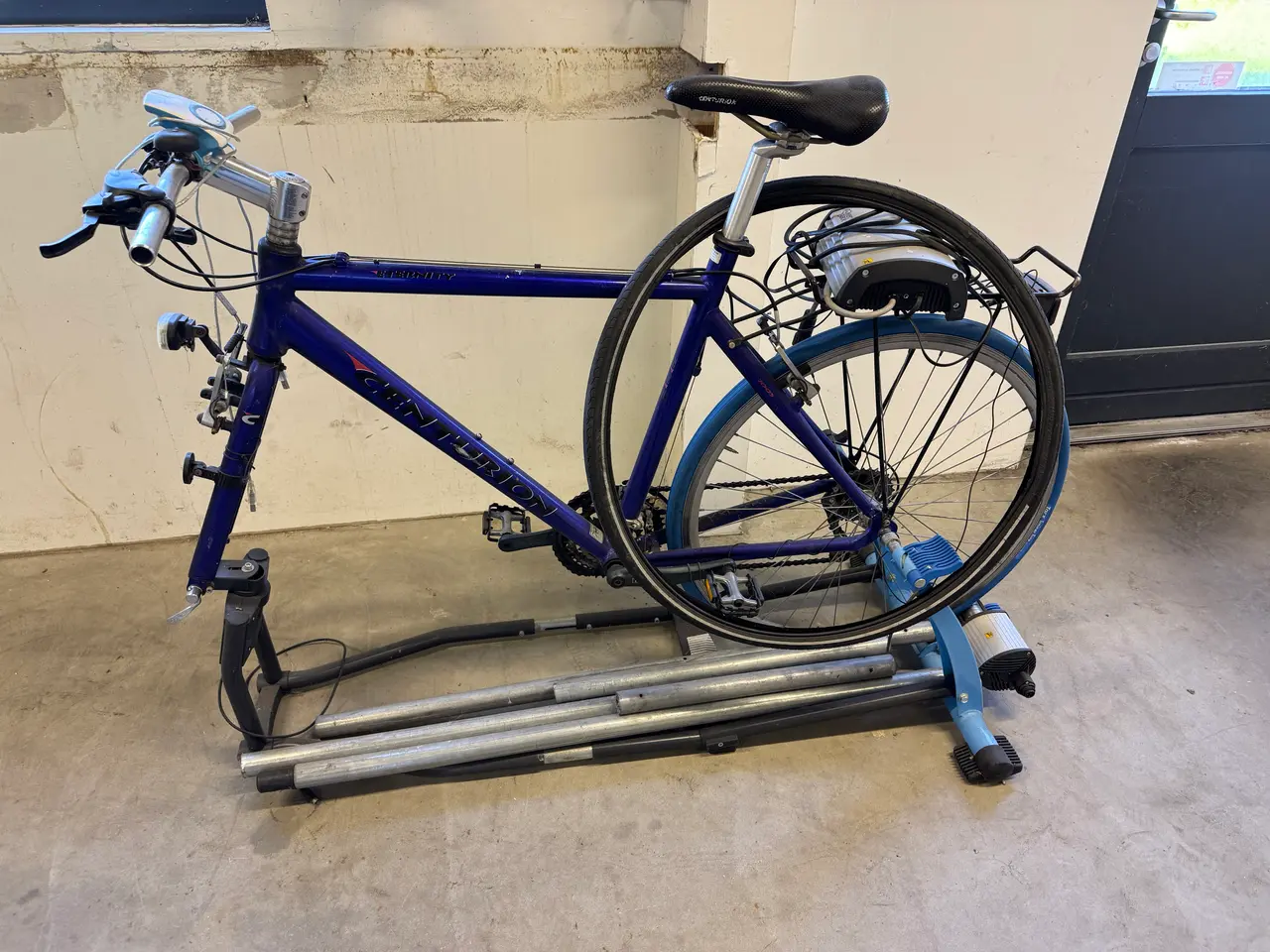 Billede 4 - Motionscykkel og trænings cykelstativ