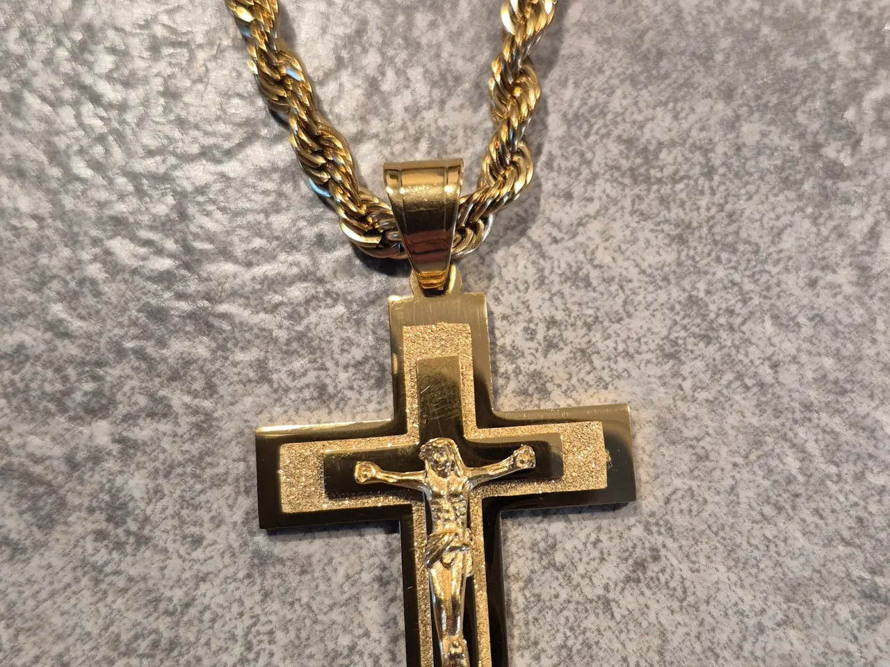 Billede 1 - Goldfilled rope chain med kors