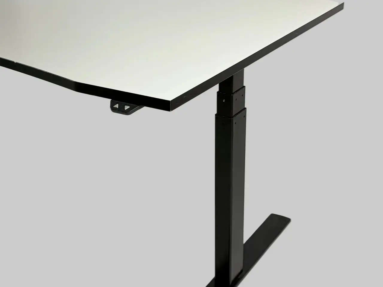 Billede 4 - Linak Hæve/sænkebord – Hvid/Sort Stel 180x90