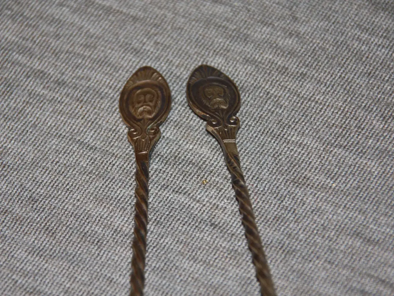 Billede 4 - 2 skeer i sølvplet 20 cm