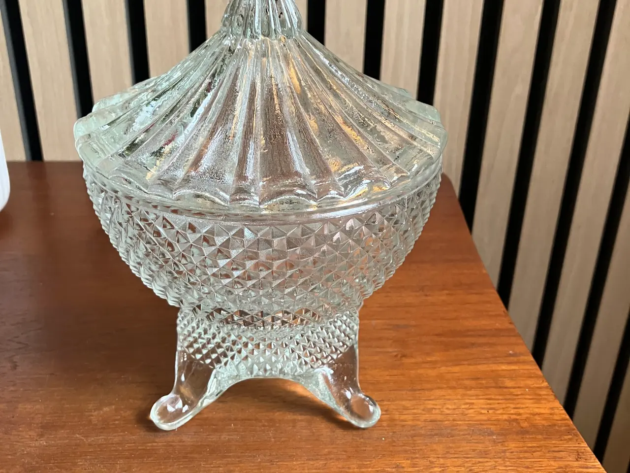 Billede 2 - Smuk vintage bonniere i presset glas
