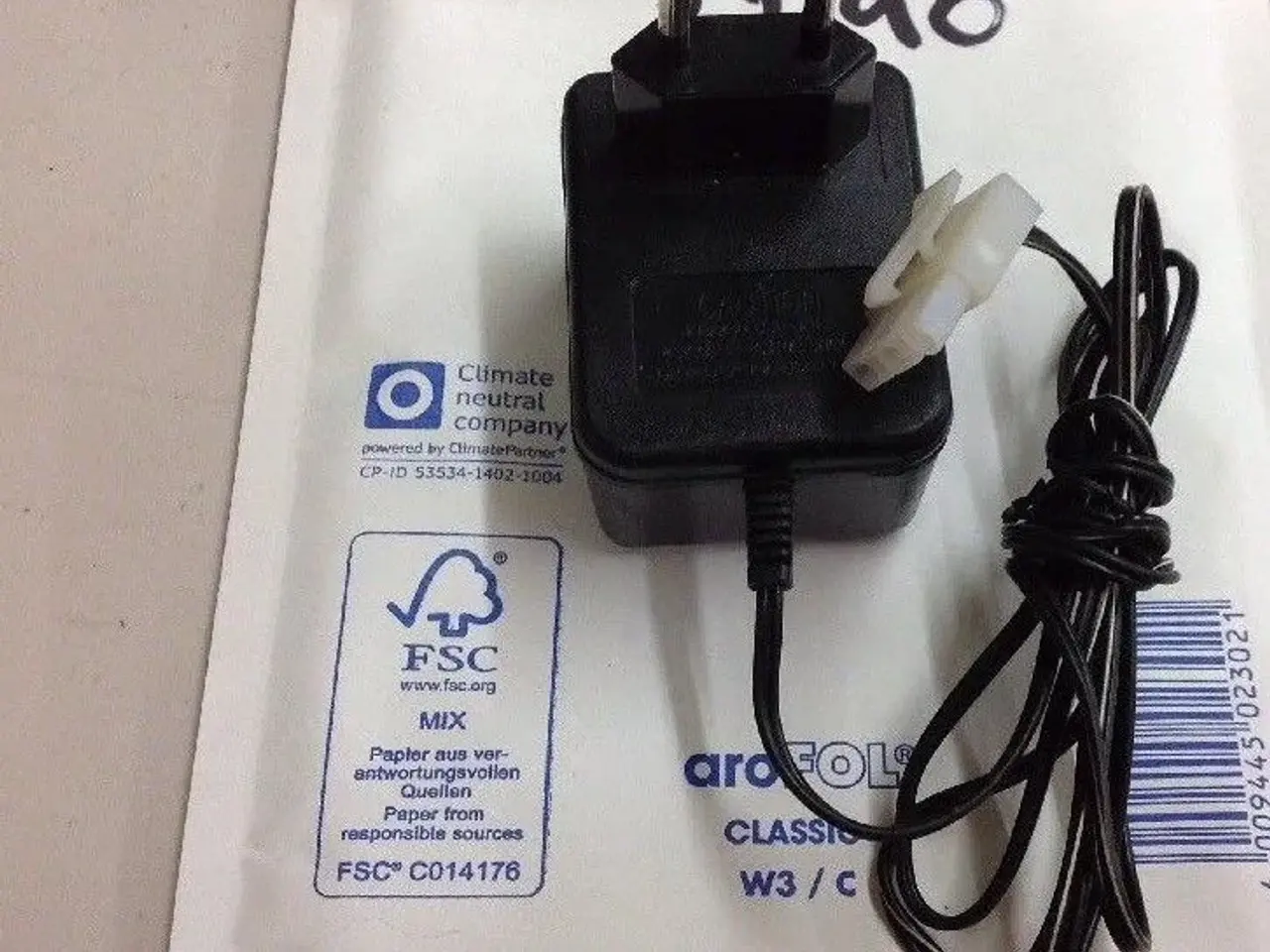 Billede 1 - HUA Zhou ZAT-105 AC/DC Adapter 10V 300mA