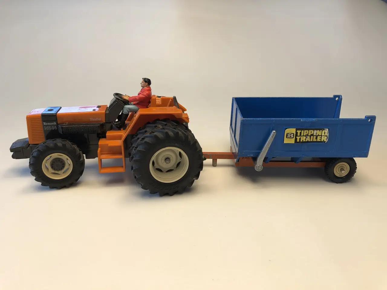 Billede 1 - BRITAINS...RENAULT 145-14 TRAKTOR med TIPVOGN