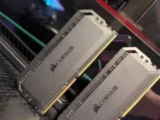 Corsair Dominator Platinum RGB 16GB 3000Mhz