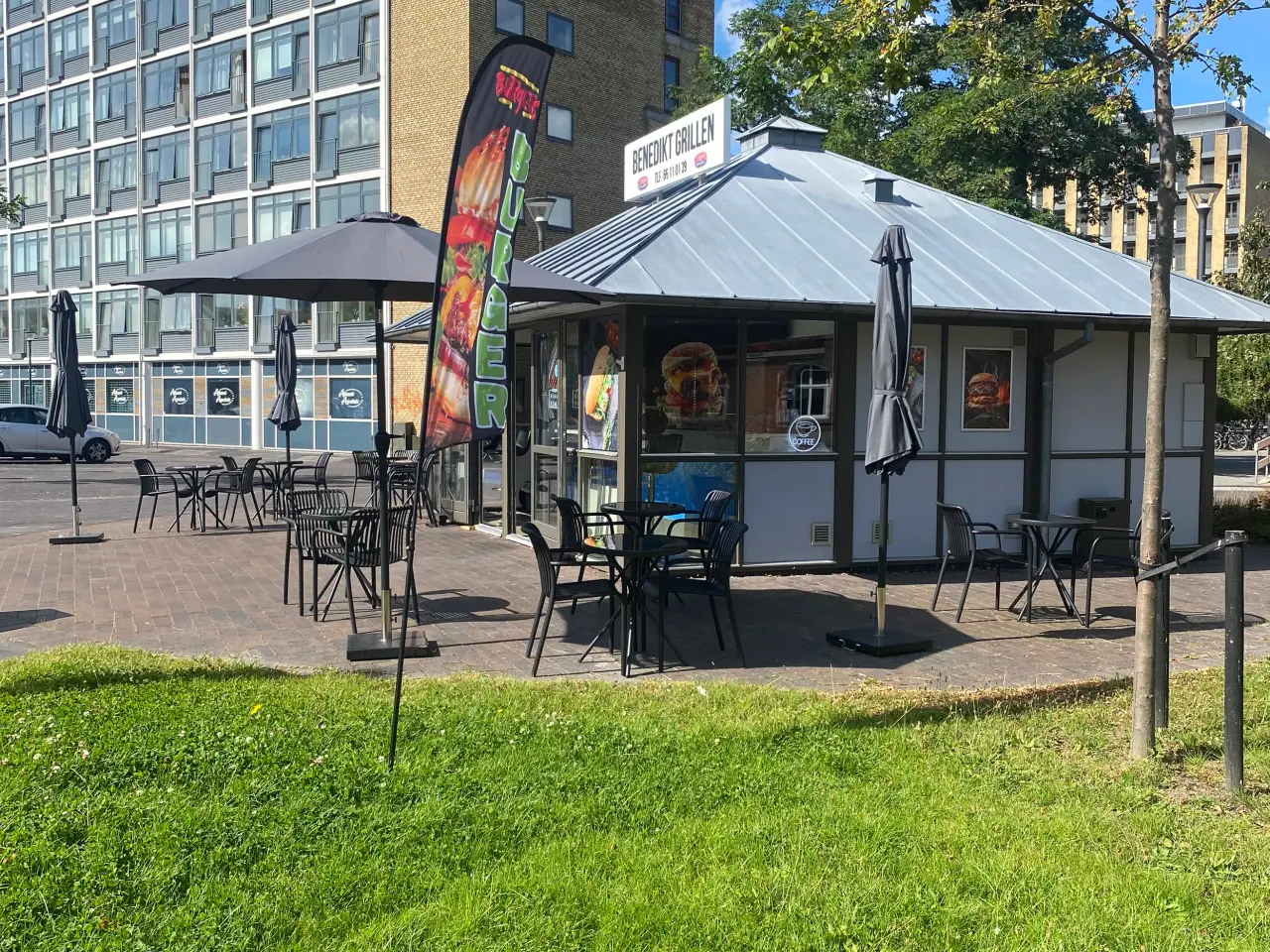 Billede 1 - Totalrenoveret grillbar i hjertet af Odense til sa