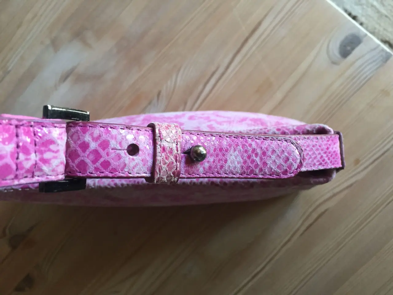 Billede 2 - Esprit, super flot laktaske, helt ny