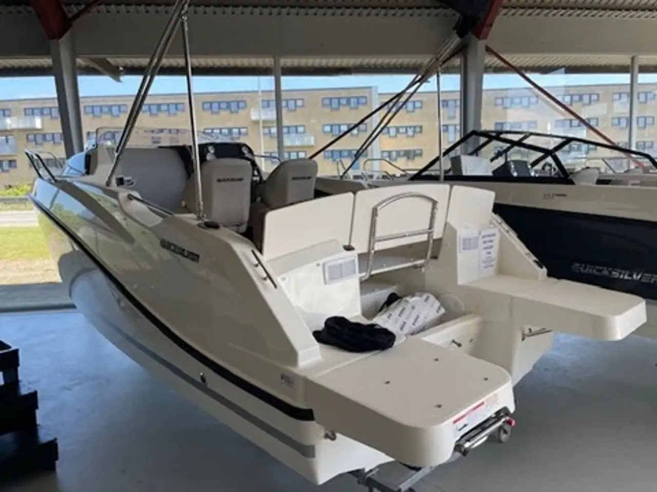 Billede 1 - 555 Cabin med Mariner F80 EFI ELPT brugt